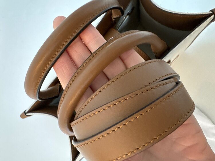 レザーバッグ（ブランドバッグ）の商品画像 - 査定依頼日：2025年4月16日 - 最高査定価格：40,000円