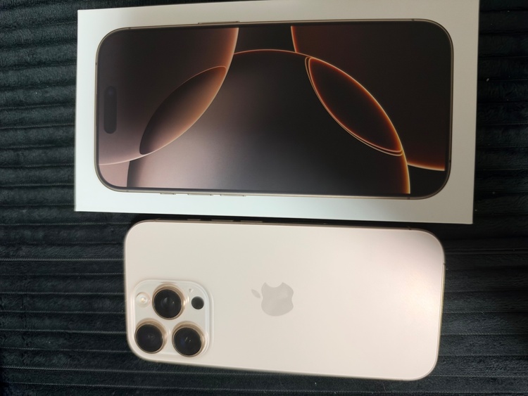 iPhone iPhone 16 Pro 128GB SIMフリー（スマホ）の商品画像 - 査定依頼日：2026年9月19日 - 最高査定価格：107,500円