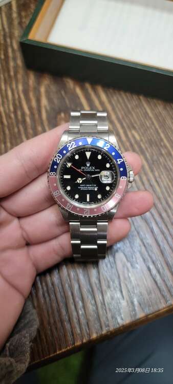 ロレックス GMTマスター 16700 u1ばん（高級時計）の商品画像 - 査定依頼日：2025年3月8日 - 最高査定価格：1,700,000円