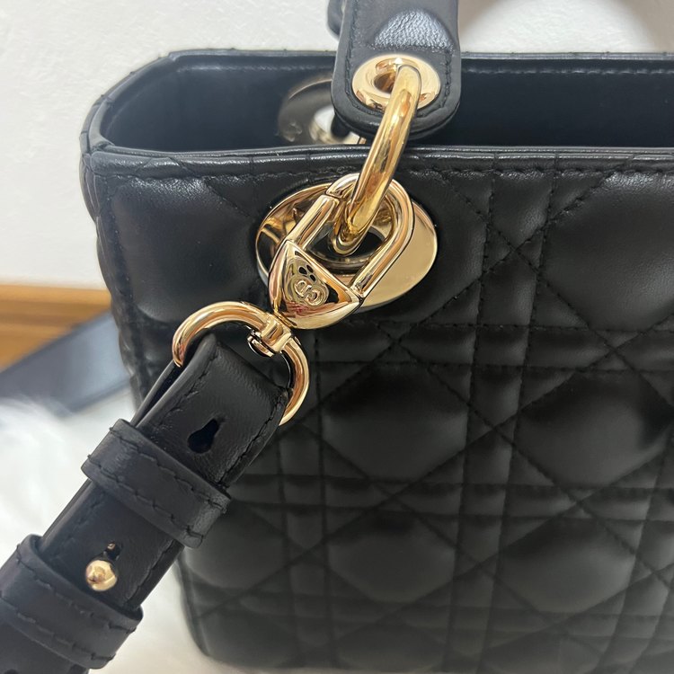 LADY DIOR MY ABCDIOR スモールバッグ（ブランドバッグ）の商品画像 - 査定依頼日：2023年8月4日 - 最高査定価格：450,000円