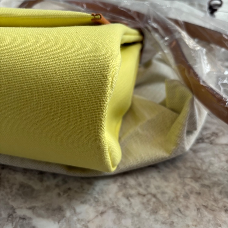 エールバックジップ31（ブランドバッグ）の商品画像 - 査定依頼日：2026年1月10日 - 最高査定価格：350,000円