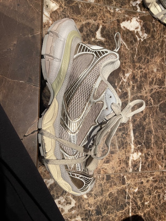 バレンシアガ  （ブランドバッグ）の商品画像 - 査定依頼日：2025年8月6日 - 最高査定価格：70,000円