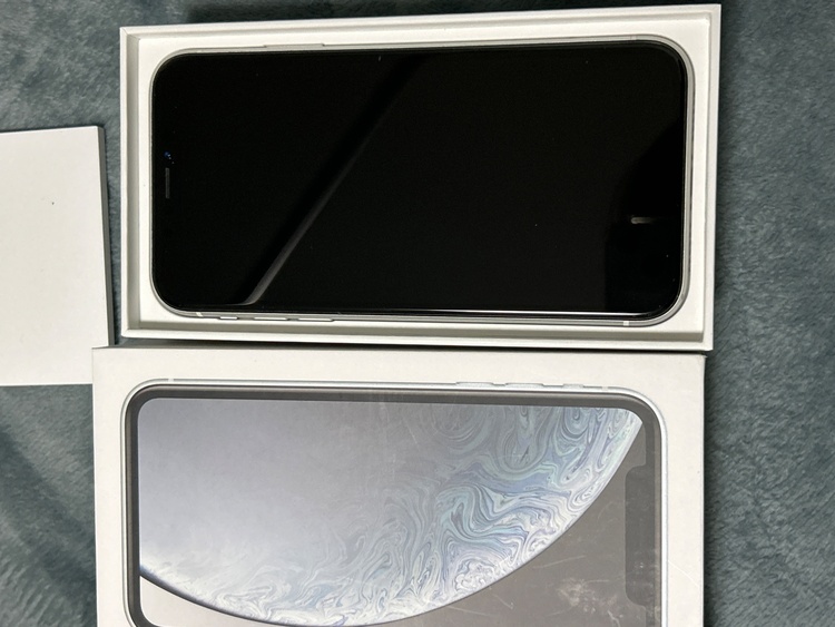 iPhoneXR 64GB SIMフリー（スマホ）の商品画像 - 査定依頼日：2026年3月21日 - 最高査定価格：12,000円