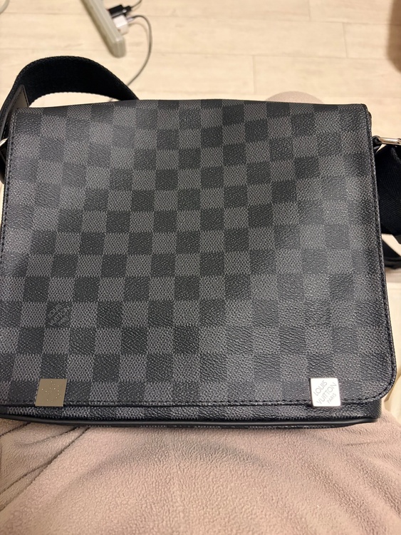 メンズショルダーバッグ（ブランドバッグ）の商品画像 - 査定依頼日：2026年3月2日 - 最高査定価格：135,000円