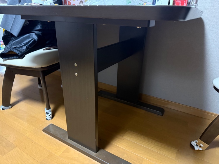 テーブル、椅子（家具・寝具）の商品画像 - 査定依頼日：2025年12月17日 - 最高査定価格：1,000円