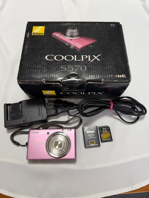 COOLPIX S570（カメラ）の商品画像 - 査定依頼日：2026年5月18日 - 最高査定価格：6,000円