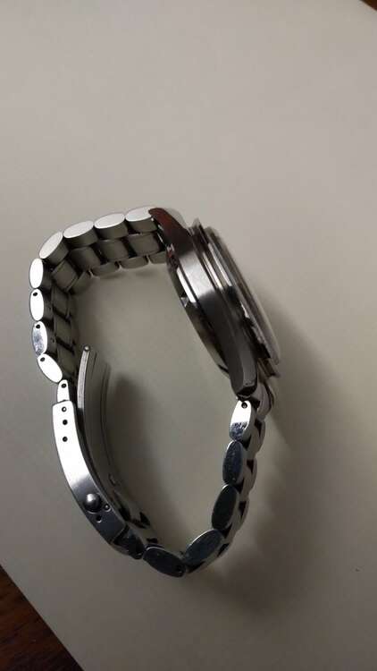 オメガ スピードマスター 3570.50（高級時計）の商品画像 - 査定依頼日：2025年1月6日 - 最高査定価格：400,000円