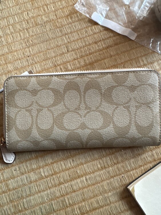 その他 コーチ （ブランドバッグ）の商品画像 - 査定依頼日：2025年2月22日 - 最高査定価格：1,800円