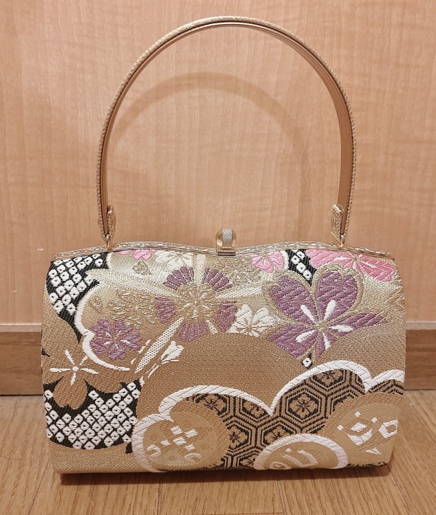 振袖（古着・ファッション）の商品画像 - 査定依頼日：2025年11月15日 - 最高査定価格：20,000円