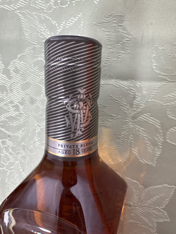 ウイスキー ジョニーウォーカー （お酒）の商品画像 - 査定依頼日：2025年5月10日 - 最高査定価格：6,000円