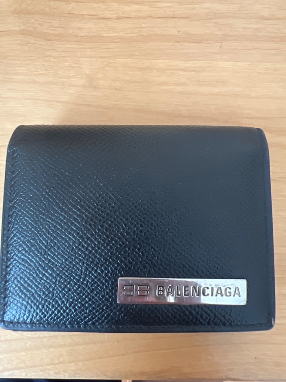 バレンシアガ  （ブランドバッグ）の商品画像 - 査定依頼日：2025年9月27日 - 最高査定価格：15,000円