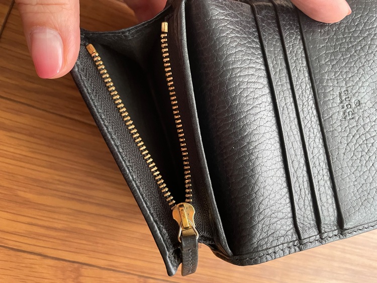 グッチ  GGマーモント 二つ折り財布 ミニ レザー PVC ブラック（ブランドバッグ）の商品画像 - 査定依頼日：2025年7月18日 - 最高査定価格：43,000円