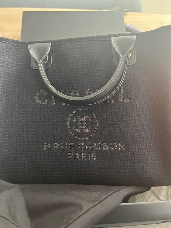 ドーヴィル（ブランドバッグ）の商品画像 - 査定依頼日：2025年4月18日 - 最高査定価格：370,000円