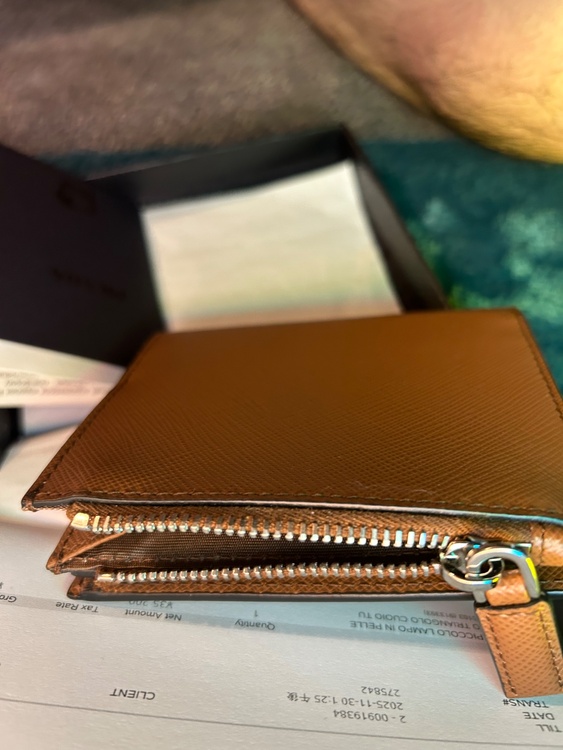 サファアーノ　二つ折り財布（ブランド財布・小物）の商品画像 - 査定依頼日：2025年12月10日 - 最高査定価格：20,000円