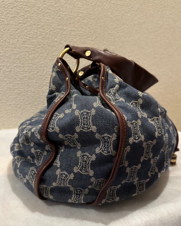 Hobo Bag MM（ブランドバッグ）の商品画像 - 査定依頼日：2023年8月11日 - 最高査定価格：33,000円