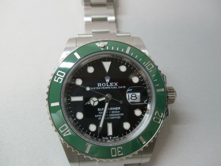 サブマリーナー デイト　オイスター、41 mm、オイスタースチール126610L（高級時計）の商品画像 - 査定依頼日：2026年1月9日 - 最高査定価格：2,300,000円