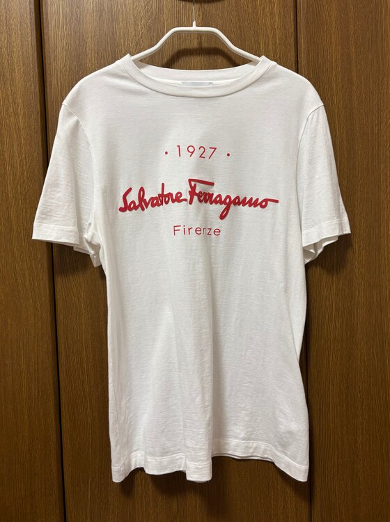 フェラガモTシャツ（古着・ファッション）の商品画像 - 査定依頼日：2025年3月10日 - 最高査定価格：4,000円