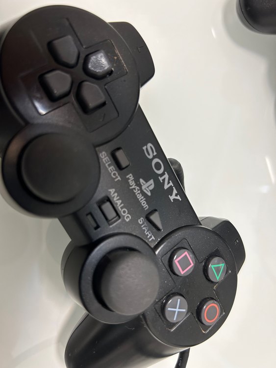 PlayStation2 SCPH-30000（ゲーム機本体・ゲームソフト）の商品画像 - 査定依頼日：2023年8月18日 - 最高査定価格：2,000円