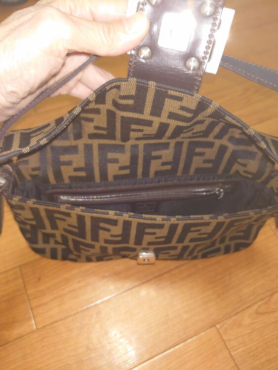 フェンディ  （ブランドバッグ）の商品画像 - 査定依頼日：2025年7月23日 - 最高査定価格：120,000円