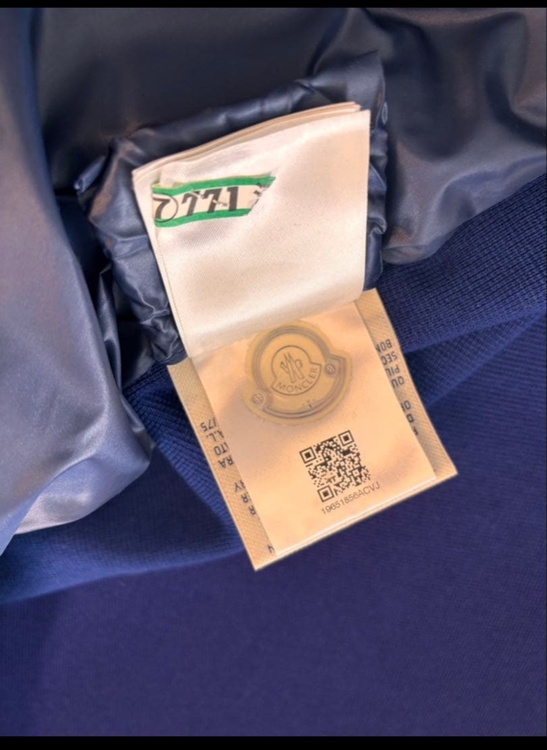 モンクレール（古着・ファッション）の商品画像 - 査定依頼日：2025年12月27日 - 最高査定価格：40,000円