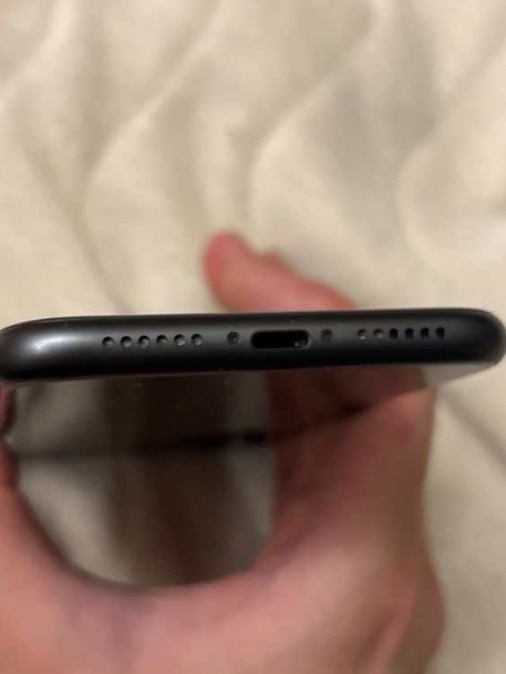 iPhone11 128GB au（スマホ）の商品画像 - 査定依頼日：2026年4月15日 - 最高査定価格：26,000円