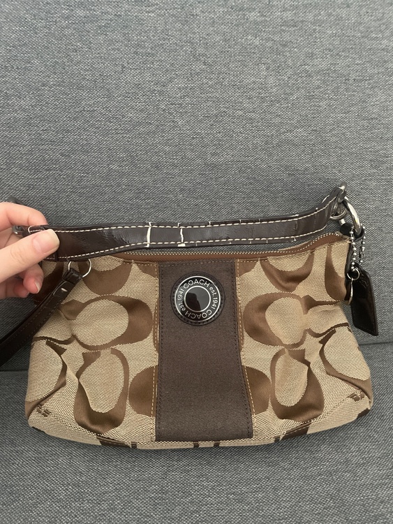 ハンドバッグ（ブランドバッグ）の商品画像 - 査定依頼日：2026年4月12日 - 最高査定価格：5,000円