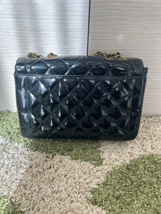 CHANELマトラッセエナメルショルダーバッグ（ブランドバッグ）の商品画像 - 査定依頼日：2025年10月23日 - 最高査定価格：230,000円