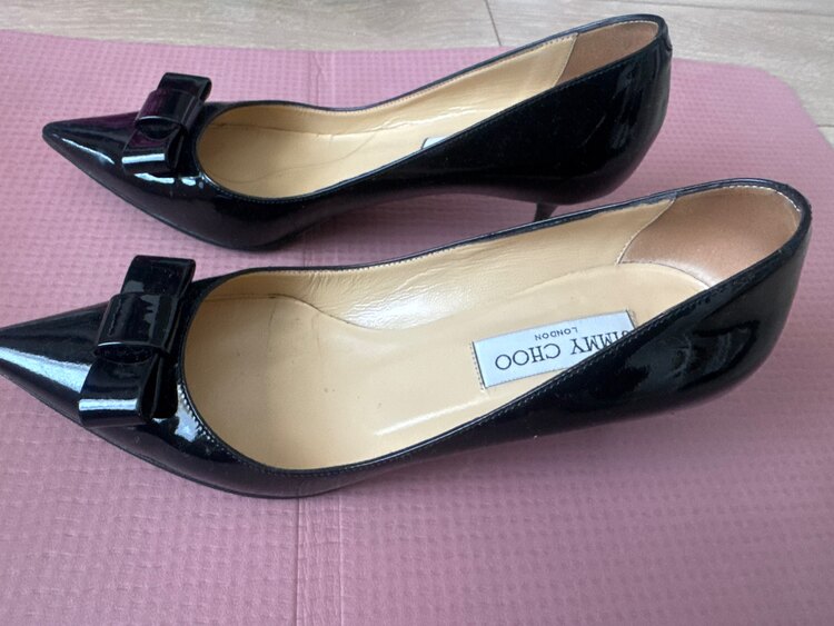 ジミーチュウ  （ブランドバッグ）の商品画像 - 査定依頼日：2025年4月27日 - 最高査定価格：2,000円