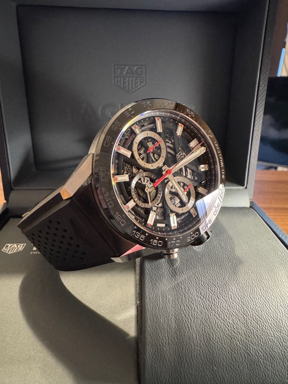 タグホイヤー カレラ CBG201（高級時計）の商品画像 - 査定依頼日：2025年10月18日 - 最高査定価格：380,000円