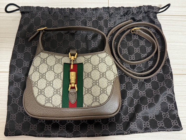 バレンシアガ×グッチ THE HACKER MINI HOBO（ブランドバッグ）の商品画像 - 査定依頼日：2025年10月19日 - 最高査定価格：121,000円