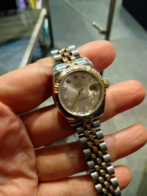 ロレックス パーペチュアル 179171（高級時計）の商品画像 - 査定依頼日：2026年2月5日 - 最高査定価格：1,370,000円