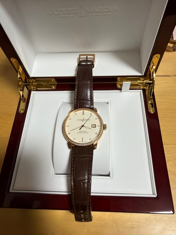 ユリスナルダンクラシコオートマティック（高級時計）の商品画像 - 査定依頼日：2026年4月15日 - 最高査定価格：930,000円