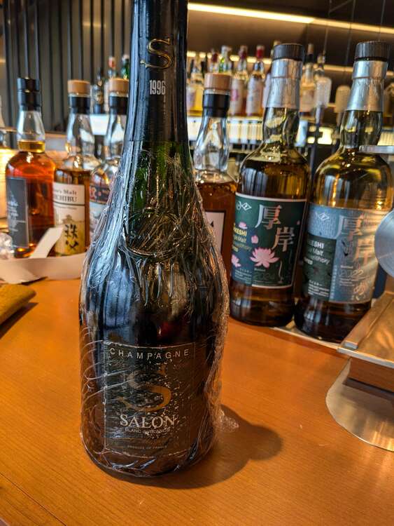 シャンパン サロン （お酒）の商品画像 - 査定依頼日：2025年2月18日 - 最高査定価格：133,000円