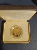 天皇陛下御在位60年記念貨幣（金・貴金属）の商品画像 - 査定依頼日：2026年9月10日 - 最高査定価格：440,000円