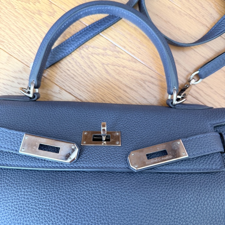 HERMES エルメス ケリー 内縫い ネイビーシルバー金具　28（ブランドバッグ）の商品画像 - 査定依頼日：2026年9月21日 - 最高査定価格：2,000,000円