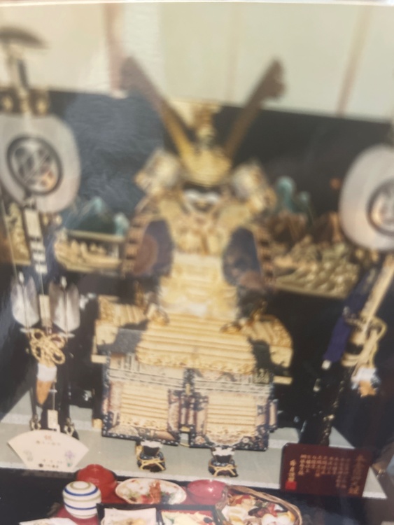 五月人形鎧兜（美術品・骨董品）の商品画像 - 査定依頼日：2026年3月23日 - 最高査定価格：1,000円