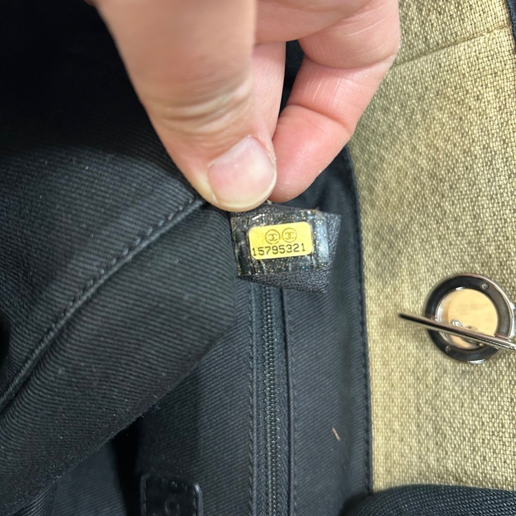 ドーヴィル（ブランドバッグ）の商品画像 - 査定依頼日：2026年3月4日 - 最高査定価格：220,000円