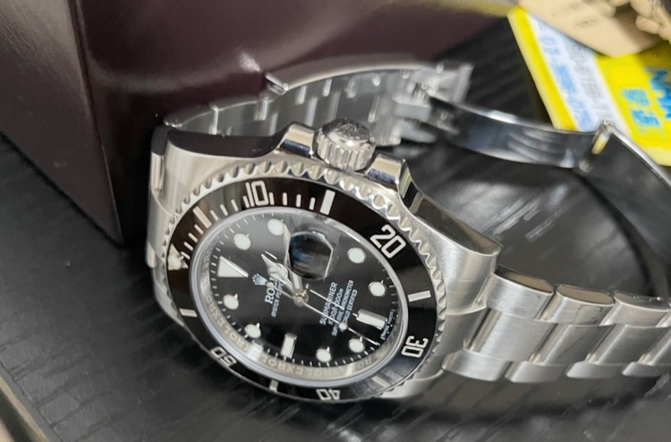 ロレックス サブマリーナー 116610l（高級時計）の商品画像 - 査定依頼日：2025年11月1日 - 最高査定価格：1,780,000円