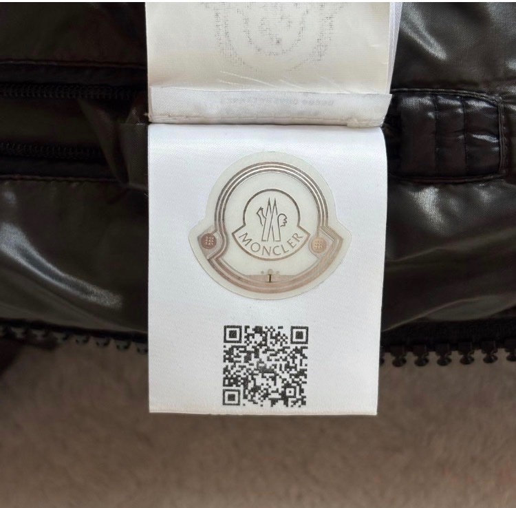 MONCLER MAYA（古着・ファッション）の商品画像 - 査定依頼日：2026年8月30日 - 最高査定価格：48,000円