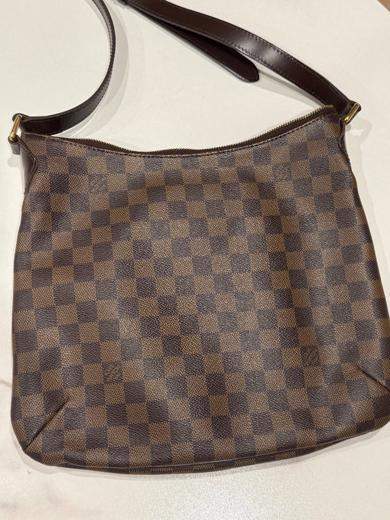 ダミエ・エベヌ ブルームズベリPM ショルダーバッグ（ブランドバッグ）の商品画像 - 査定依頼日：2025年11月19日 - 最高査定価格：120,000円