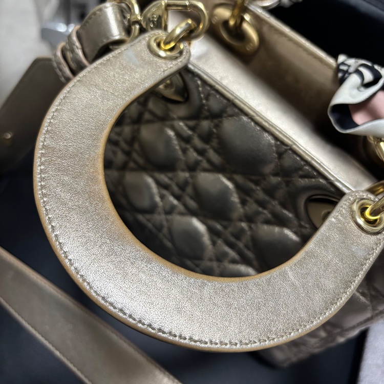 ディオール  （ブランドバッグ）の商品画像 - 査定依頼日：2025年7月18日 - 最高査定価格：250,000円