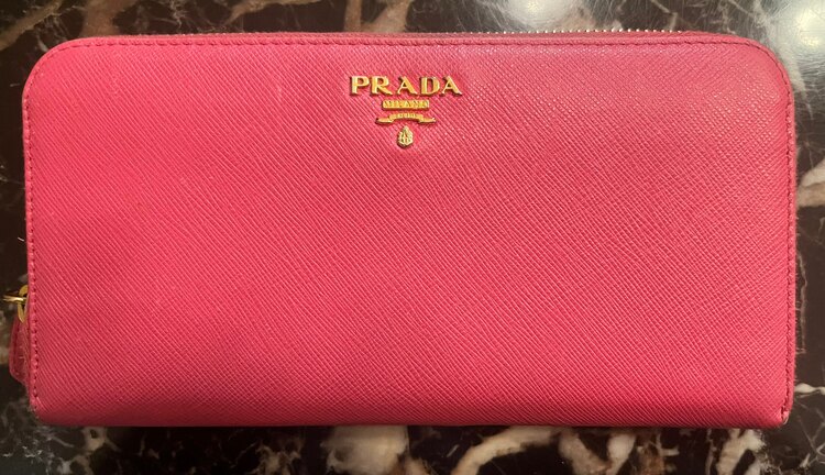 長財布サフィアーノ型押しレザー（ブランド財布・小物）の商品画像 - 査定依頼日：2025年5月24日 - 最高査定価格：6,000円