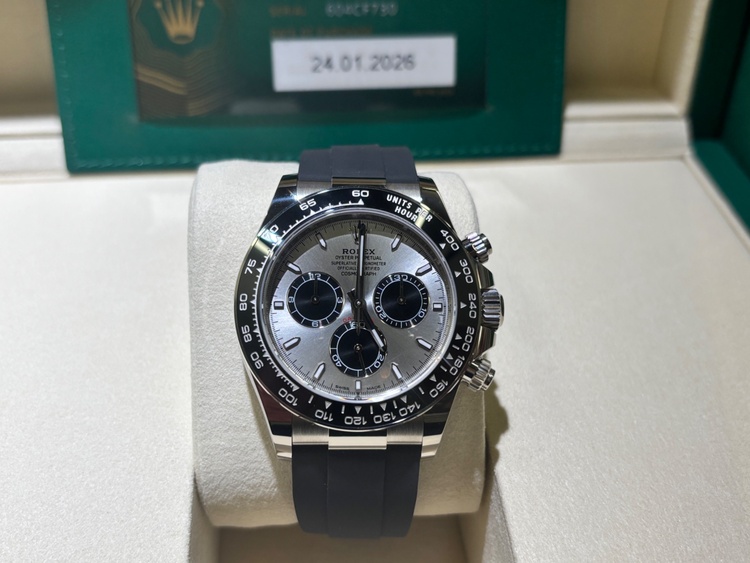 126519LN スチールアンドブラック（高級時計）の商品画像 - 査定依頼日：2026年1月25日 - 最高査定価格：8,400,000円