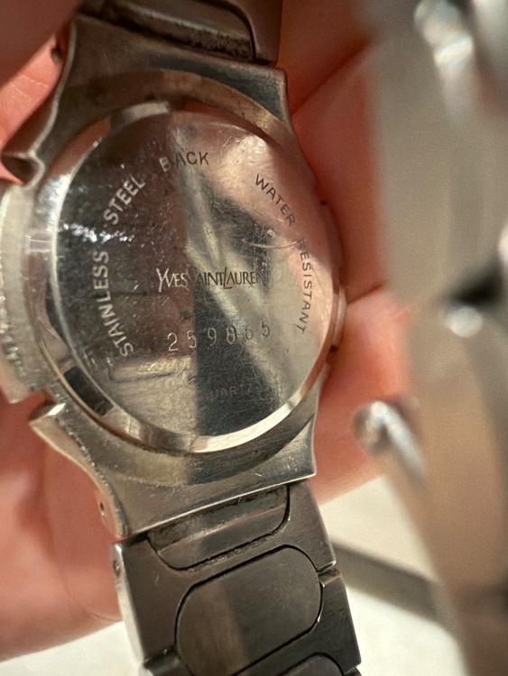 イヴ・サンローラン（高級時計）の商品画像 - 査定依頼日：2025年10月21日 - 最高査定価格：2,000円