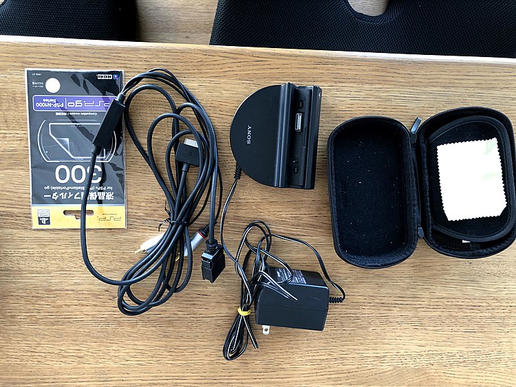 PSP-go white本体　（ゲーム機本体・ゲームソフト）の商品画像 - 査定依頼日：2020年1月5日 - 最高査定価格：2,500円