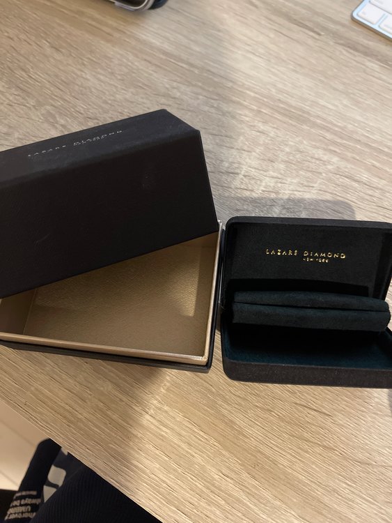 ラザールダイヤモンド　レンブラント（金・貴金属）の商品画像 - 査定依頼日：2022年10月18日 - 最高査定価格：50,000円