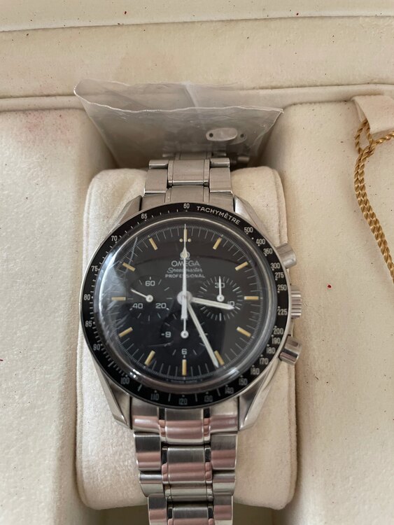 オメガ スピードマスター 4835190（高級時計）の商品画像 - 査定依頼日：2025年5月29日 - 最高査定価格：700,000円
