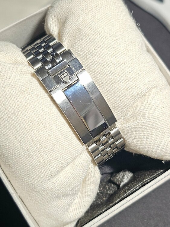 チューダー ブラックベイ （高級時計）の商品画像 - 査定依頼日：2026年1月5日 - 最高査定価格：550,000円