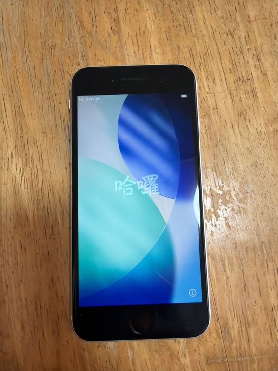iPhone SE (第 2 世代) 128GB docomo（スマホ）の商品画像 - 査定依頼日：2026年4月27日 - 最高査定価格：12,000円