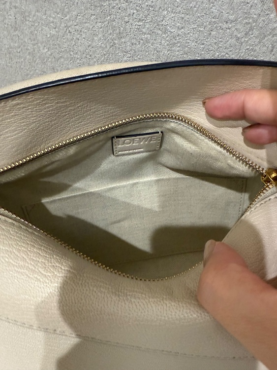 LOEWE パズル（ブランドバッグ）の商品画像 - 査定依頼日：2025年10月19日 - 最高査定価格：180,000円